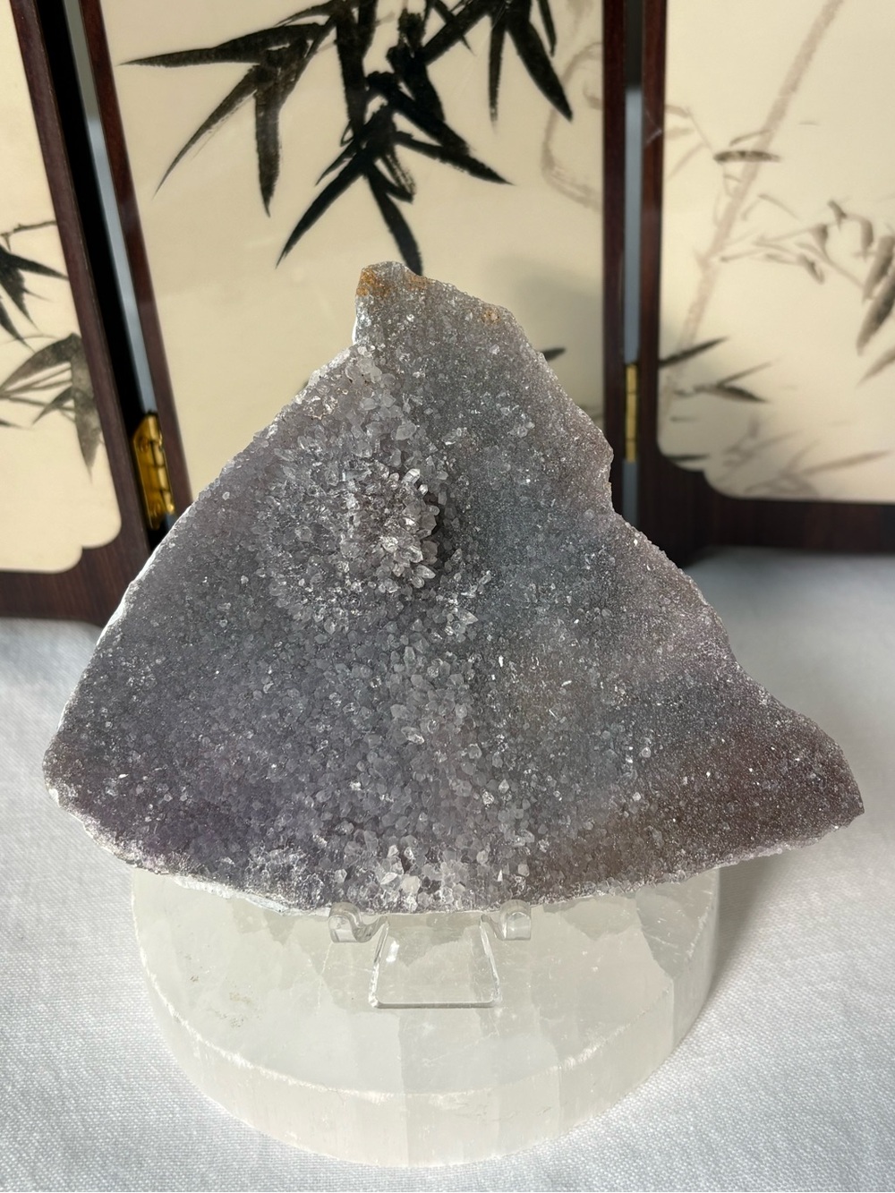 Light purple amethyst plate with amethyst rose